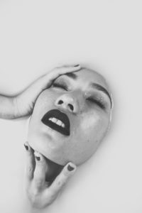 djuprengörande ansiktsmask